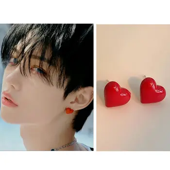 Fashion Red Heart Ear Studs Двойка бижута Персонализирани обеци за жени Мъже Аксесоари за идоли Kpop Skz Bang Chan Felix Same